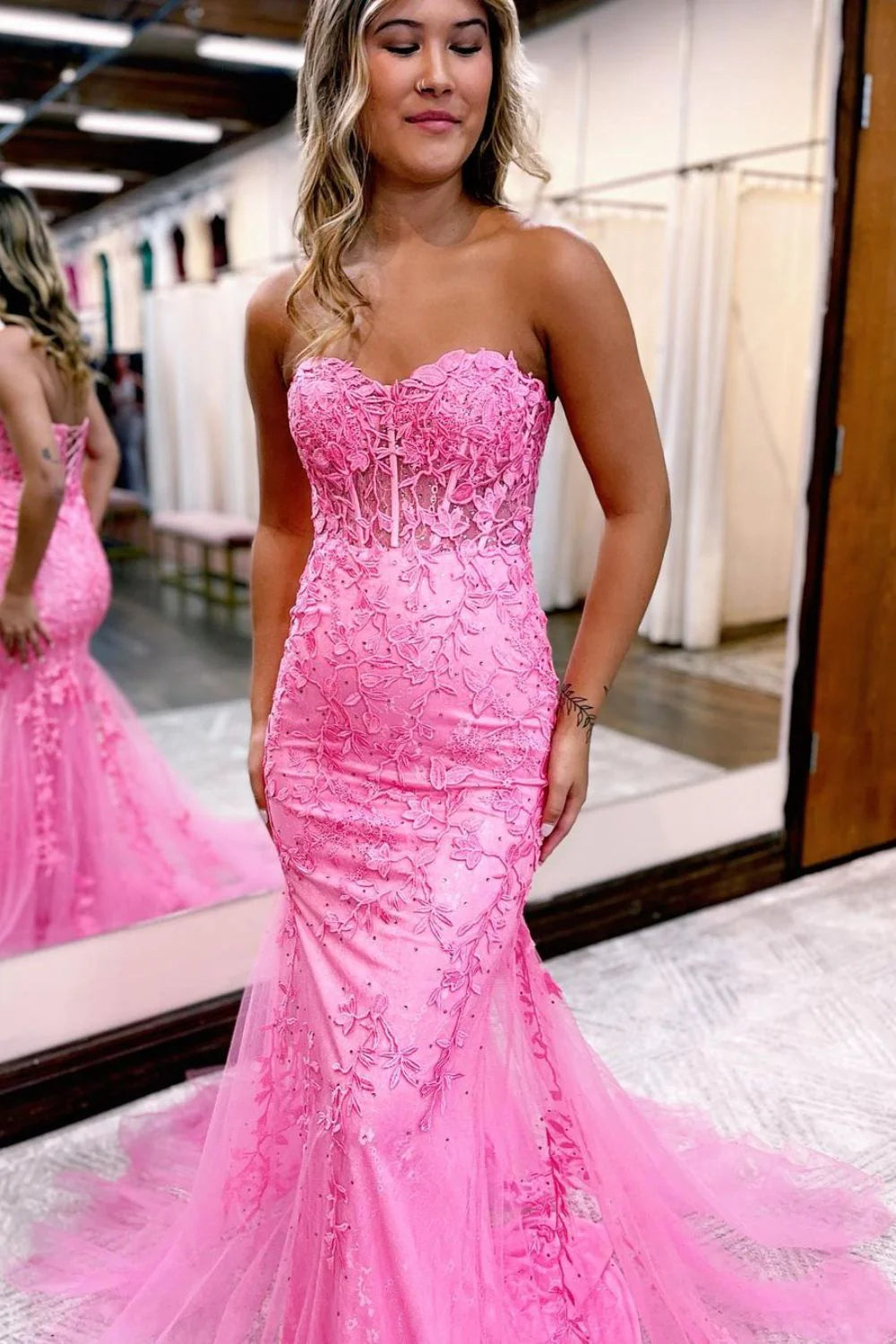 A Line Strapless Lace Appliques Tulle Long Prom Dresses
